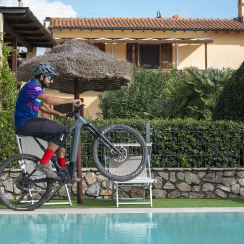 Mizuno Wave Rider 29 w summer sand/white/autumn sunse J1GD2503-77